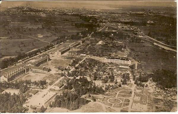 Vaade enne Teist maailmasõda Tondil asunud sõjaväekasarmutele ja õppeväljakutele.
