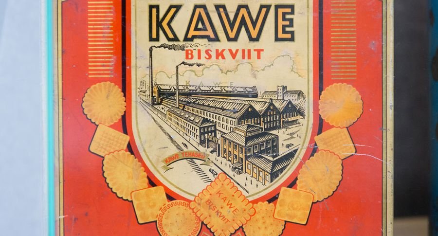 Šokolaadivabrik Kawe biskviidikarp 1930. aastate lõpust. Reklaampildil näha Volta hooned, kus tehas toona tegutses.