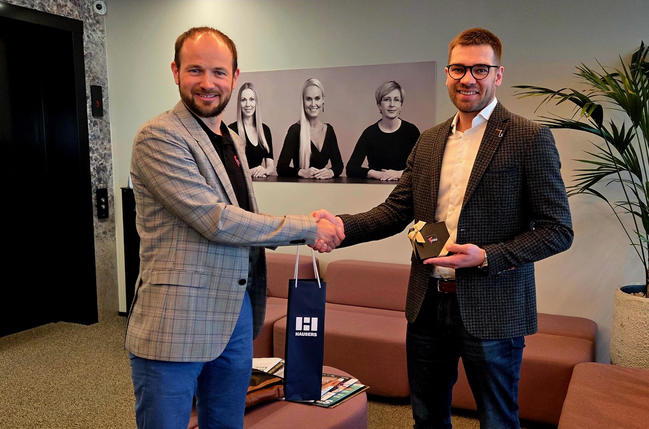 260429 VAU Haldus omandab Hausers Grupi haldusettevõtte